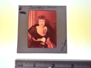 DIAPOSITIVA TRANSPARENTE 2 1/4 VINTAGE ACTRIZ BARBARA HALE DELLA STREET PERRY MASON 2 - Imagen 1 de 1