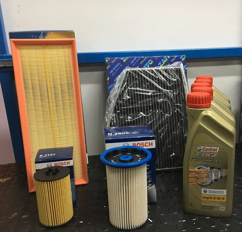 KIT TAGLIANDO 4 FILTRI BOSCH 5 LT CASTROL 5W30 PER AUDI Q3 2.0 TDI 150CV