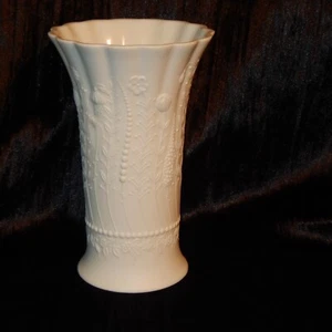 Jarrón de Porcelana Alemán De Colección KAISER Bisque OP ART M FREY Blanco Moderno - Imagen 1 de 6