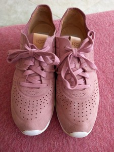 ugg tye trainers pink