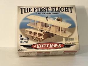 Der erste Flug bei Kitty Hawk ~vormontiertes Modellflugzeug~ fliegt batteriebetrieben - Bild 1 von 10