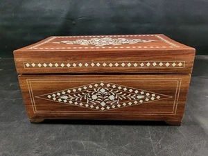 Portagioie intarsiato in legno di taek 13" metà secolo anni 60 - Foto 1 di 10