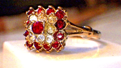 ANILLO HARÉN PRINCESA 14 KT GE Rojo y Transparente Circonita cúbica RARO 3 Niveles - Ajuste Pirámide Cuadrada Foto 1 de 4