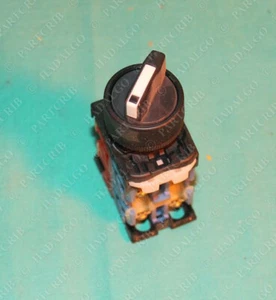 Fuji Electric AR22-PR-3 Selector Switch 3 Position Maintained NEW - Picture 1 of 3