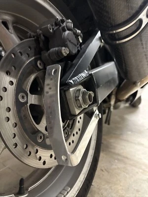 Soporte de reubicación de matrícula curvo soporte de etiqueta para Suzuki Hayabusa 1999-ahora Foto 1 de 4