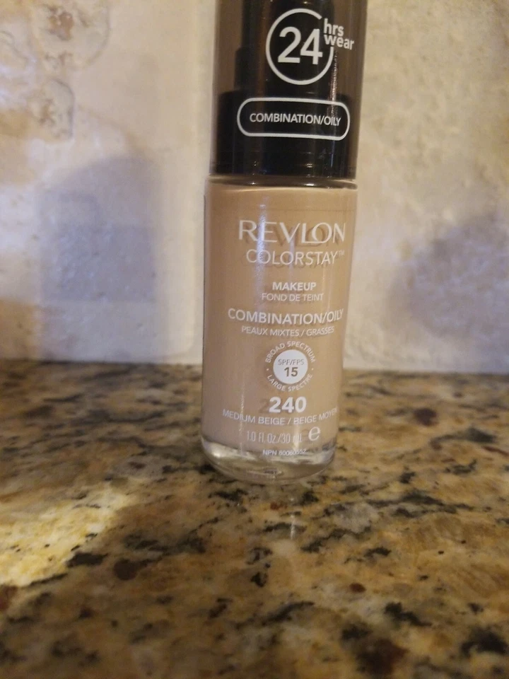 Revlon ColorStay Foundation 24hrs Wear SPF15  Meduim Beige Combination/ oily - Image 1 of 1