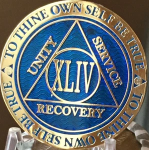 44 Year AA Medallion Blue Gold Plated Alcoholics Anonymous Sobriety Chip Coin - Picture 1 of 6