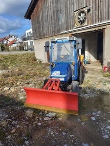Iseki 3020 Allrad Winterdienst - Bild 1 von 17