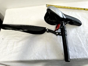Ersatz Fahrradsitz mit Schutzblech und Rückreflektor - Bild 1 von 5