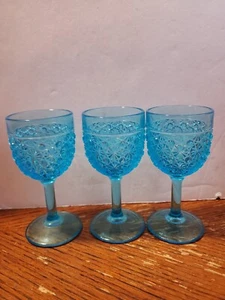 Juego 3 COPAS DE AGUA DE VINO Patrón Margarita y Botón Azul Claro 5.25" - Imagen 1 de 4