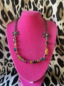 Betsey Johnson All Hallows Zinn mehrfarbig Kristall Strass Schleife Halskette - Bild 1 von 7