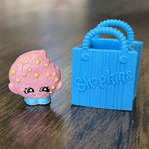 Shopkins Season 1 GLITTER ULTRA RARE Kooky Cookie Pink 01-039 W/ Bag VHTF - EUC Cover