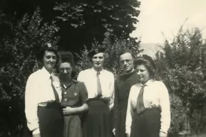 France Fives Lille Catholic Group Ames Vaillantes Origny en Thierache Photo 1946 - Foto 1 di 3