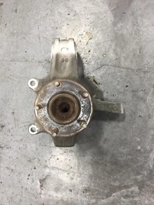 05 13 CORVETTE C6 SPINDLE KNUCKLE FRONT Right Passenger Hub - Imagen 1 de 2