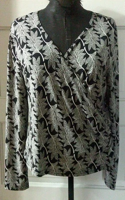 Blusa Top Camisa JACLYN SMITH Hoja Negra Sedosa Frontal Cruzado M Foto 1 de 4