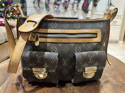 Louis Vuitton Monogram Hudson GM / Shoulder Bag / Hard to Find in THIS Condition - Image 1 of 4