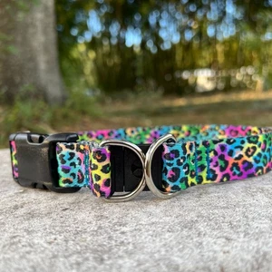 1 Zoll breites Breakaway Hundehalsband für große Hunde - Neon Leopardenmuster Made in USA - Bild 1 von 4