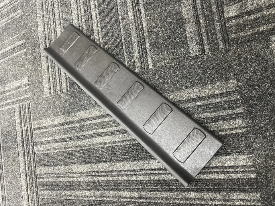 2013 Ford F-550 Super Duty Right Passenger Rear Rocker Sill Panel 7C34-2613244 - Image 1 of 4