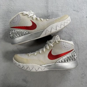 Nike Air Kyrie Irving 1 Para hombres 9.5 Noche de Apertura Doble Níquel Plata 812559 160 - Imagen 1 de 15