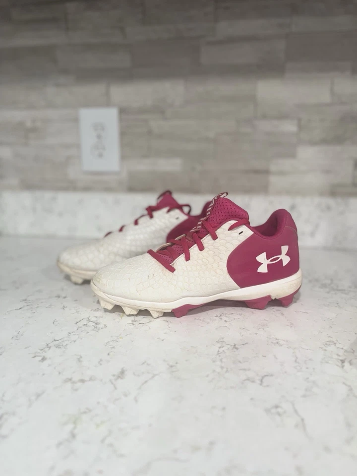 Women’s Softball Cleats Size 6.5 - Image 1 of 3