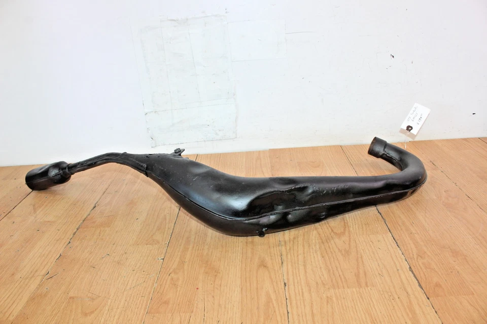 Tubo de cabezal de escape/cámara de expansión Suzuki RM125 1975 de colección Foto 1 de 4