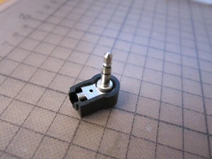 4.60.5 Biete einen Klinken Winkel-Stecker lötbar (K25719) - Bild 1 von 1