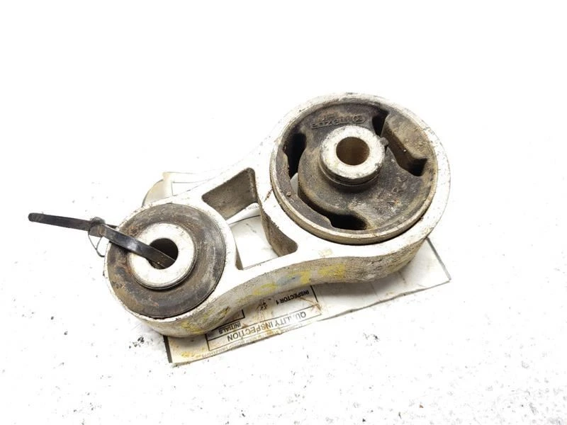 2007 - 2009 Mazda CX-7 REAR Engine Mount OEM L2Y2-39-04XA - Image 1 of 4