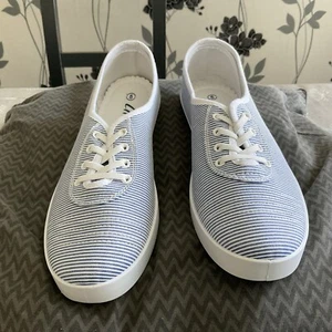 Ladies Canvas Pumps 5 - Picture 1 of 8