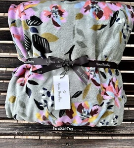 Vera Bradley gemütliche Plüschdecke ROSY OUTLOOK Blumenmuster 50 x 80 neu mit Etikett VERSIEGELT - Bild 1 von 5