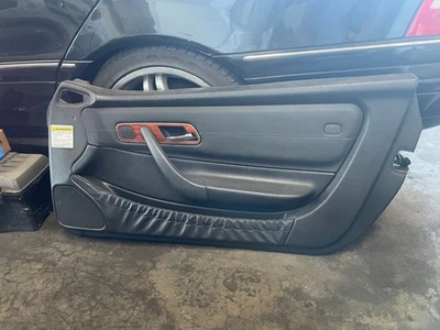 Panel de puerta interior delantero derecho negro Mercedes Benz R170 SLK 98-04 SLK230 SLK320 Foto 1 de 4