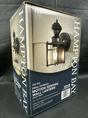 Linterna de Pared Hampton Bay Negra Mate 9.5" Luz Exterior Sensor de Movimiento Foto 1 de 4