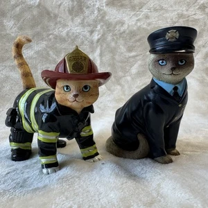 Hamilton Collection Furr-Ever Tail of Honor Feuerwehrmann Katze Figuren 2er Set - Bild 1 von 5