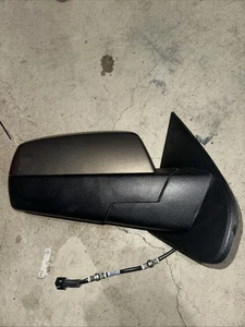 2014 -2018 GM OEM Sierra Silverado Right Passenger Door Side Mirror 23499422 - Picture 1 of 5