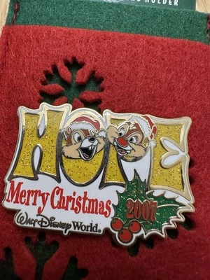 Значок надежды и держатель подарочной карты Disney WDW Chip and Dale Merry Christmas 2007 LE - Изображение 1 из 4