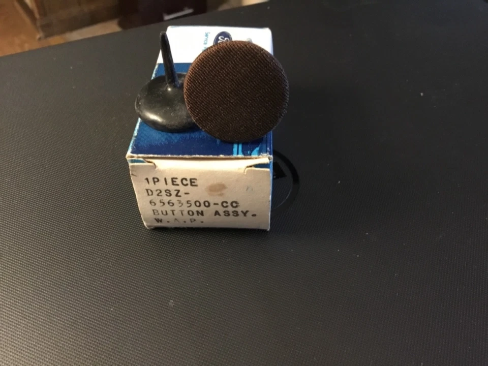 Ford Thunderbird 1972 botón cojín asiento interior nuevo de lote  Foto 1 de 3