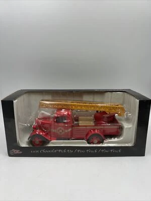 1935 CHEVROLET FIRE TRUCK 1:24 DIECAST MODEL BY UNIQUE REPLICAS 18628 - Image 1 of 4