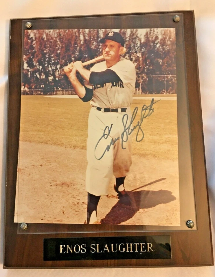 NY YANKEES ENOS SLAUGHTER HOF SIGNED COLOR 8 X 10 ON A WOODEN PLAQUE MAKE OFFERS - Image 1 of 2