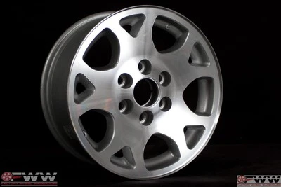 Chevrolet Suburban Tahoe Wheel 2001-2006 17" New Replica 15766001 - Image 1 of 4