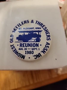 1980 Midwest Old Settlers and Threshers Association Reunion Pinback Button IOWA - Picture 1 of 2