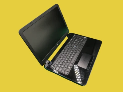 HP 15-g041so 15.6" Portátil (AMD E2-3800, 8GB RAM, 120GB SSD, Win 10 ), Defected - Imagen 1 de 4