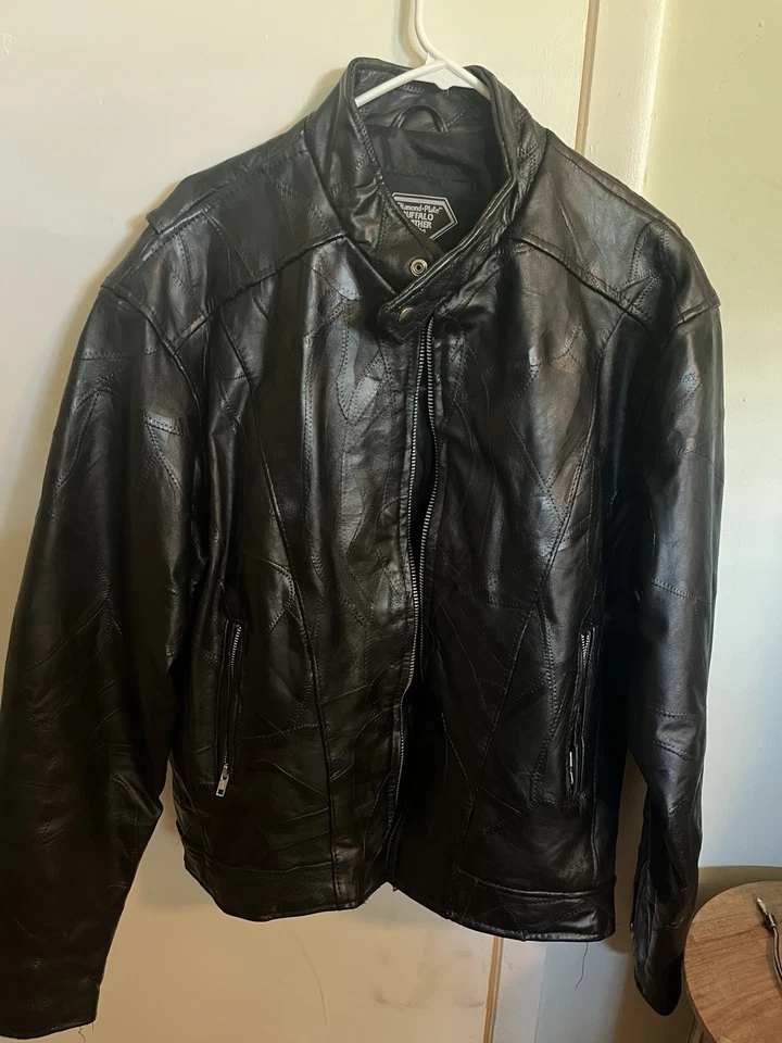 Diamond Plate Buffalo 皮革摩托车夹克 L 大号 — 第 1/4 张图片