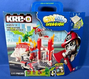 FIRE STATION DRAGON ATTACK A3248 - POMPIERI Cityville Invasion KRE-O Movimento Mattone - Foto 1 di 9