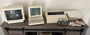 VINTAGE Apple IIc: Fully Tested and Working - Picture 1 of 11