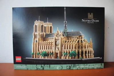 LEGO Architecture Notre-Dame Paris, France (21061) - Image 1 of 4