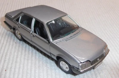 Altes Modellauto Gama Mini 1:43 Opel Rekord silber - Bild 1 von 4