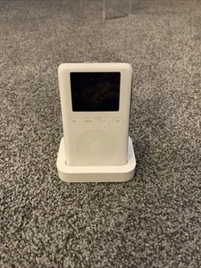 iPod Classic 3rd Generation 20GB - Picture 1 of 4