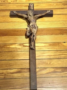 CROCE CROCIFISSO GESÙ LEGNO MASSELLO INTAGLIATO A MANO VINTAGE 36” X 17,5” SCULTURA DA PARETE XL - Foto 1 di 20