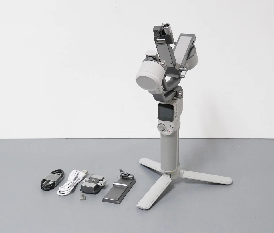 Mini estabilizador cardán de 3 ejes DJI RS 4 - gris CP.RN.00000442.01 Foto 1 de 4