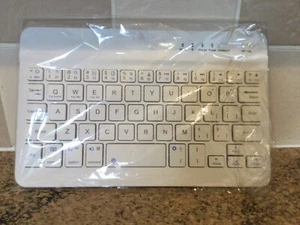 Small QWERTY Keyboard with USB Port & Cable for Charging - Picture 1 of 2