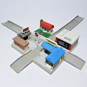 ©1991 Galoob MICRO MACHINES Hiways & Byways #2 COUNTRY JUNCTION Service Grainery - Bild 1 von 1